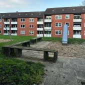 Bild vom Spielplatz anzeigen.