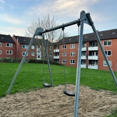 Bild vom Spielplatz anzeigen.
