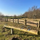 Bild vom Spielplatz anzeigen.
