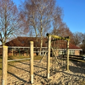 Bild vom Spielplatz anzeigen.