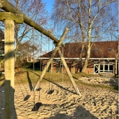Bild vom Spielplatz anzeigen.