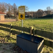 Bild vom Spielplatz anzeigen.