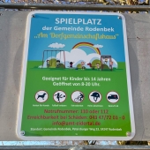 Bild vom Spielplatz anzeigen.