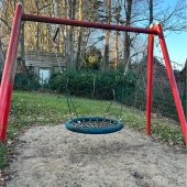 Bild vom Spielplatz anzeigen.