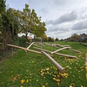 Bild vom Spielplatz anzeigen.
