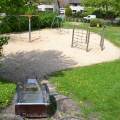 Bild vom Spielplatz anzeigen.