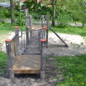 Bild vom Spielplatz anzeigen.