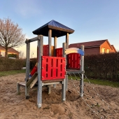 Bild vom Spielplatz anzeigen.