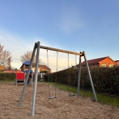 Bild vom Spielplatz anzeigen.