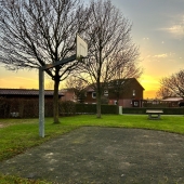 Bild vom Spielplatz anzeigen.