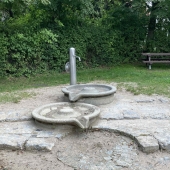 Bild vom Spielplatz anzeigen.