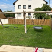 Bild vom Spielplatz anzeigen.