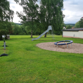 Bild vom Spielplatz anzeigen.