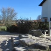 Bild vom Spielplatz anzeigen.