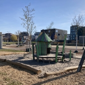 Bild vom Spielplatz anzeigen.