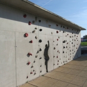 Bild vom Spielplatz anzeigen.