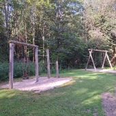 Bild vom Spielplatz anzeigen.