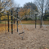 Bild vom Spielplatz anzeigen.