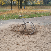 Bild vom Spielplatz anzeigen.