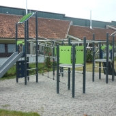 Bild vom Spielplatz anzeigen.