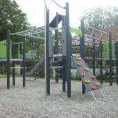 Bild vom Spielplatz anzeigen.