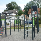 Bild vom Spielplatz anzeigen.