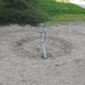 Bild vom Spielplatz anzeigen.
