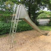 Bild vom Spielplatz anzeigen.