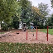 Bild vom Spielplatz anzeigen.