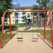 Bild vom Spielplatz anzeigen.