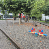 Bild vom Spielplatz anzeigen.