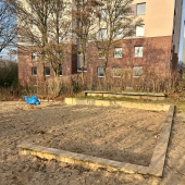 Bild vom Spielplatz anzeigen.