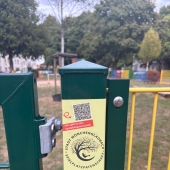 Bild vom Spielplatz anzeigen.