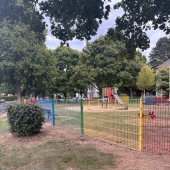 Bild vom Spielplatz anzeigen.