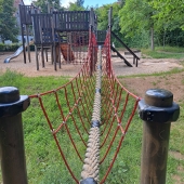 Bild vom Spielplatz anzeigen.