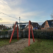 Bild vom Spielplatz anzeigen.