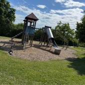 Bild vom Spielplatz anzeigen.