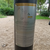 Bild vom Spielplatz anzeigen.