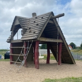 Bild vom Spielplatz anzeigen.