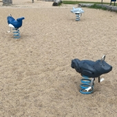 Bild vom Spielplatz anzeigen.