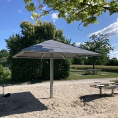 Bild vom Spielplatz anzeigen.