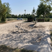 Bild vom Spielplatz anzeigen.