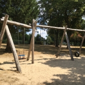 Bild vom Spielplatz anzeigen.