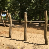 Bild vom Spielplatz anzeigen.