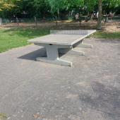 Bild vom Spielplatz anzeigen.