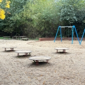 Bild vom Spielplatz anzeigen.