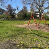 Bild vom Spielplatz anzeigen.