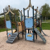 Bild vom Spielplatz anzeigen.