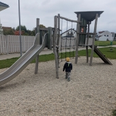 Bild vom Spielplatz anzeigen.