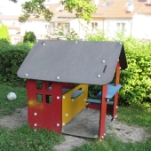 Bild vom Spielplatz anzeigen.